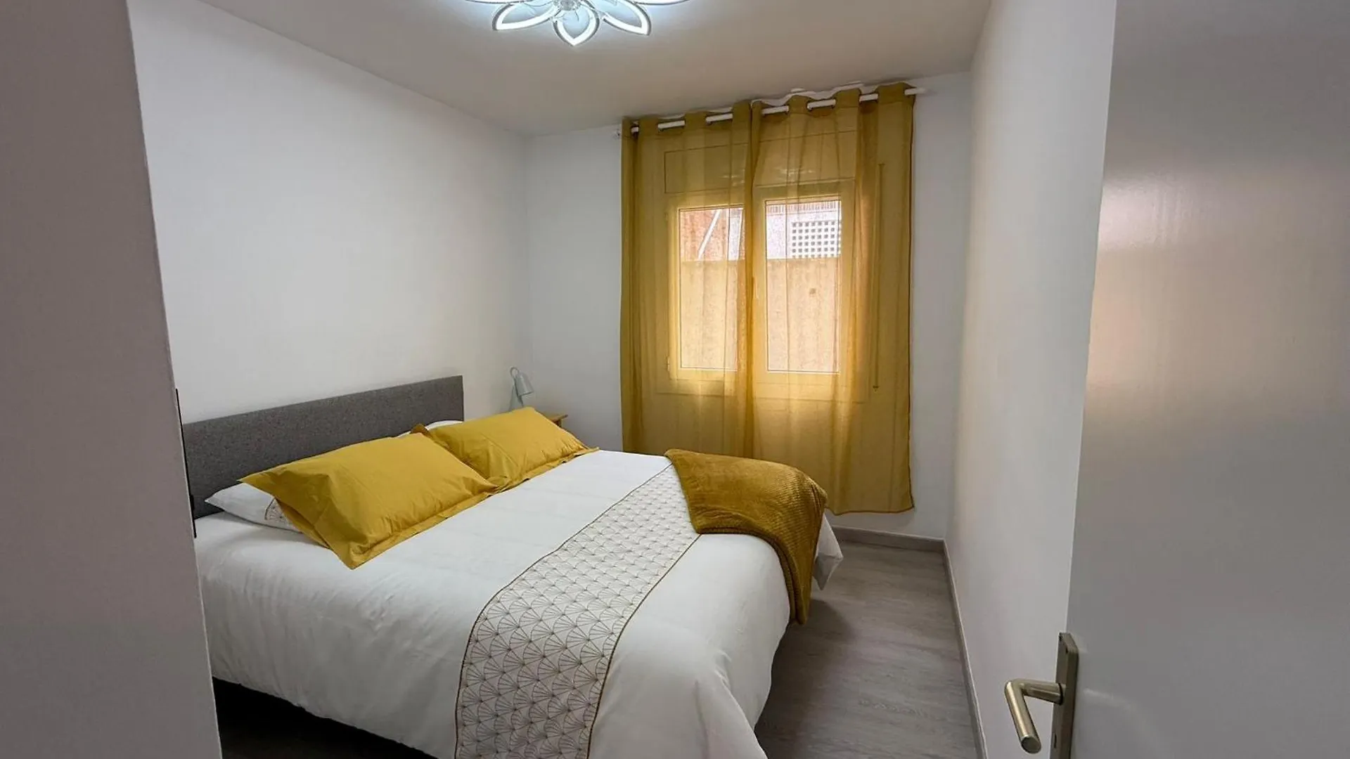 Апартаменты Apartamento Moderno En Roses Centro Испания